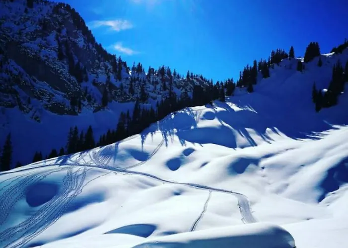 Concierge With Scenic Views And Long By Swisshut Apartment *