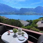 アパート Concierge With Scenic Views And Long By Swisshut ジーグリスヴィル